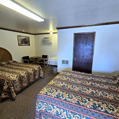 Dove Creek Inn エクステリア 写真