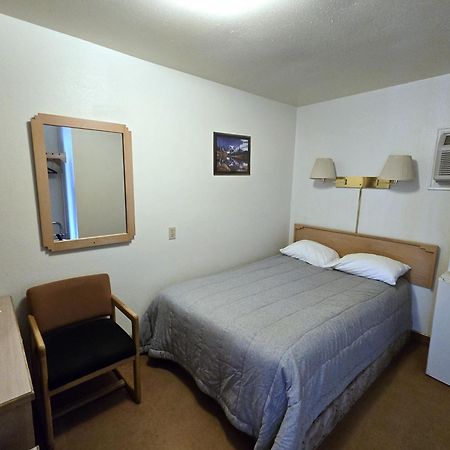 Dove Creek Inn エクステリア 写真