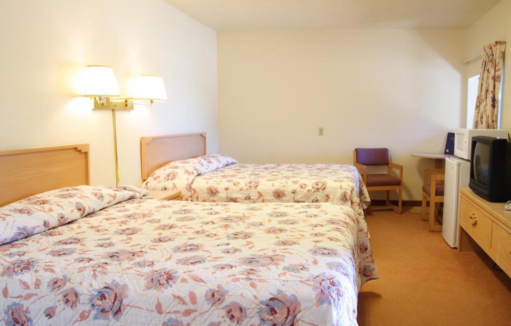 Dove Creek Inn エクステリア 写真