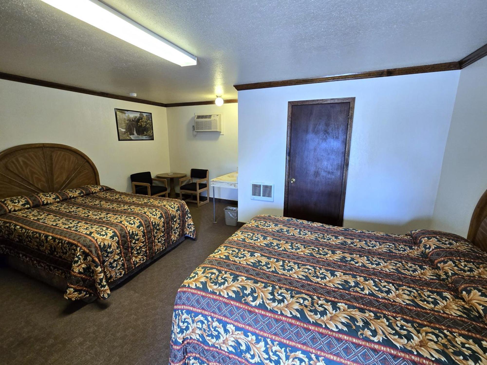 Dove Creek Inn エクステリア 写真