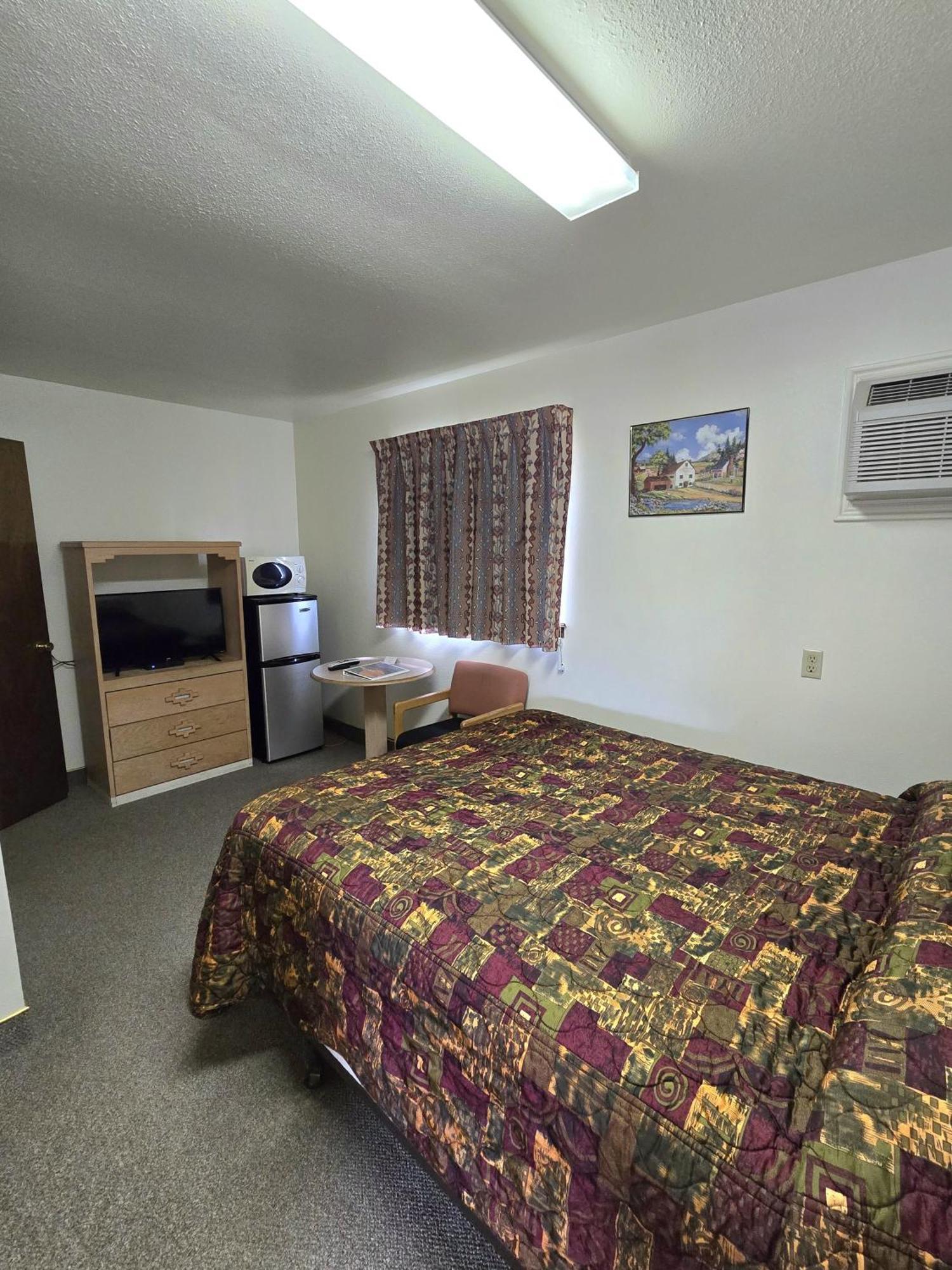 Dove Creek Inn エクステリア 写真