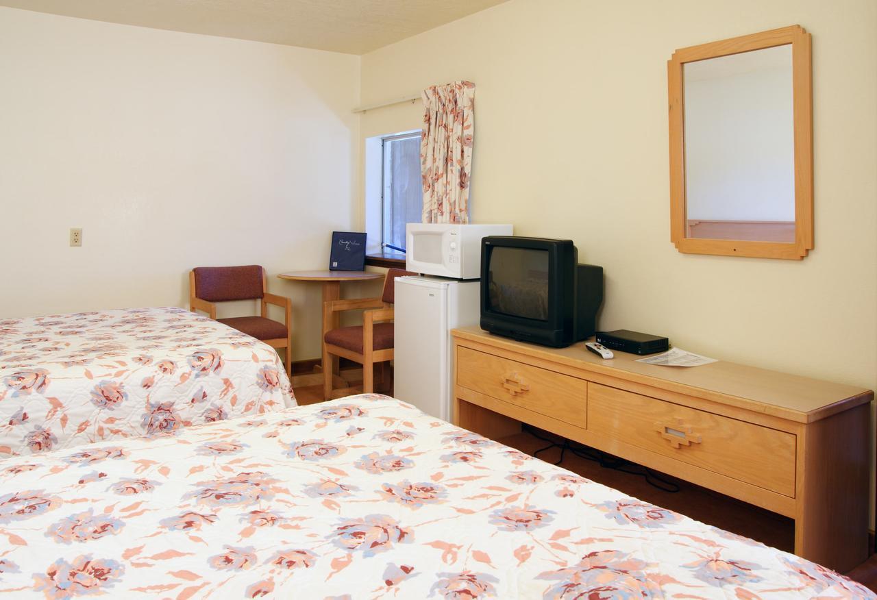 Dove Creek Inn エクステリア 写真