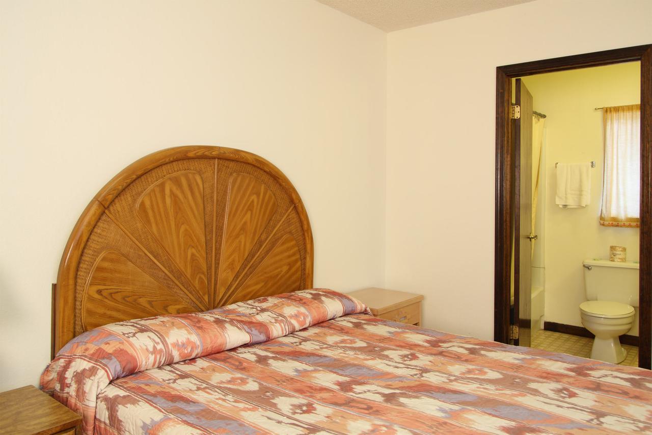 Dove Creek Inn エクステリア 写真