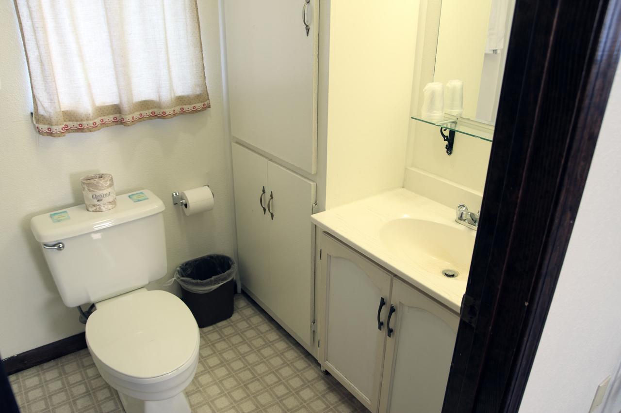 Dove Creek Inn エクステリア 写真