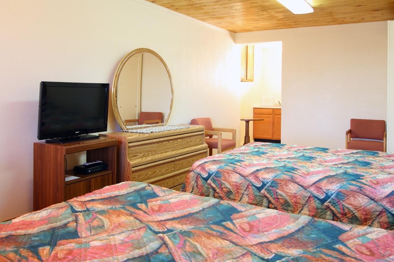 Dove Creek Inn エクステリア 写真