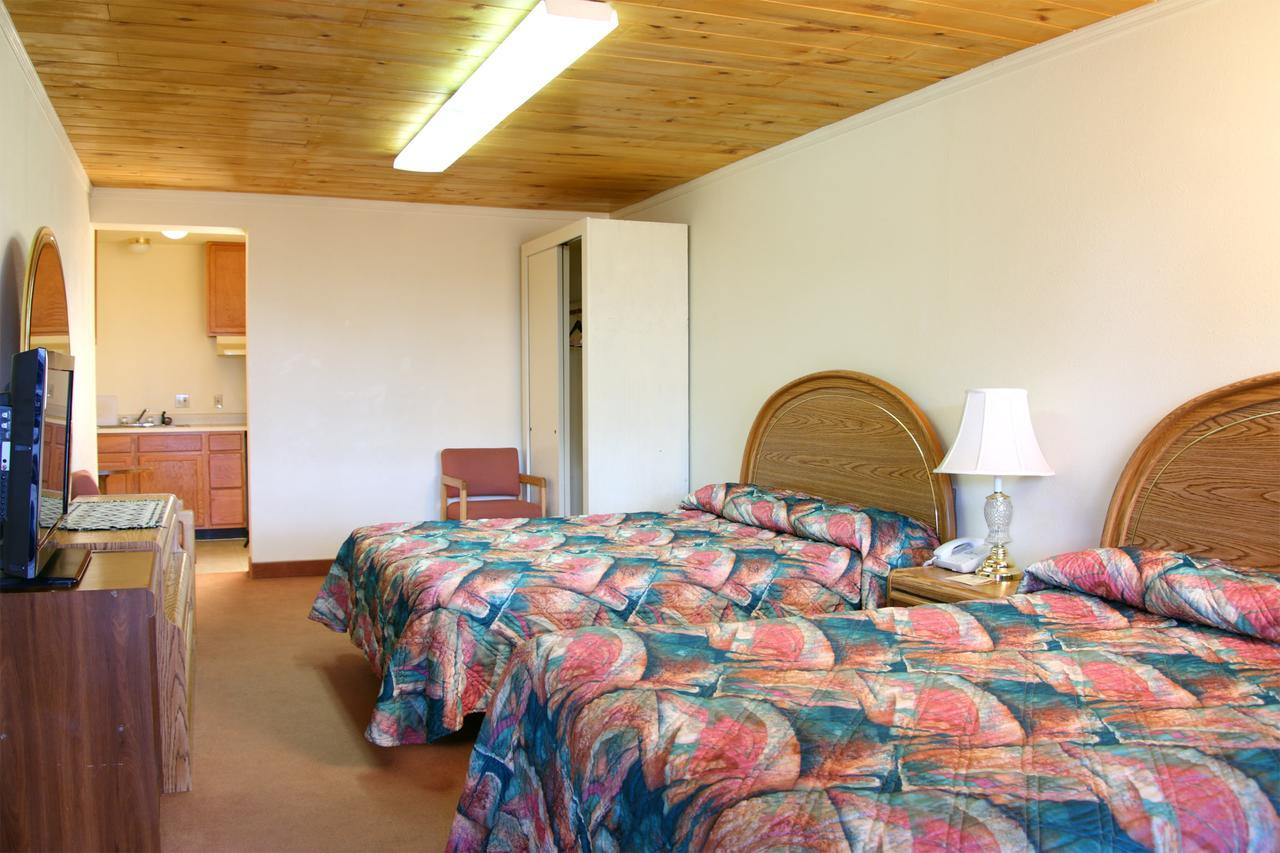 Dove Creek Inn エクステリア 写真