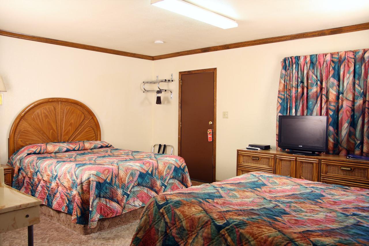 Dove Creek Inn エクステリア 写真