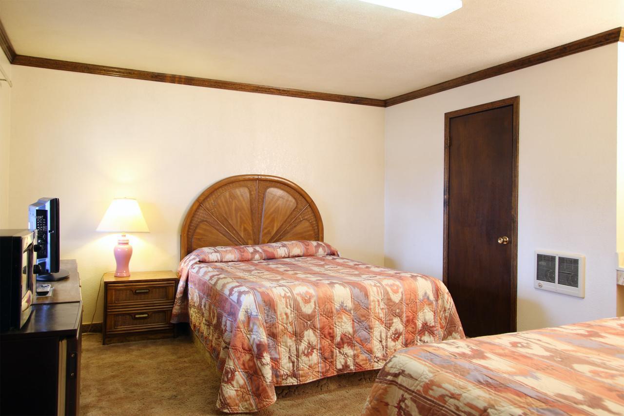 Dove Creek Inn エクステリア 写真